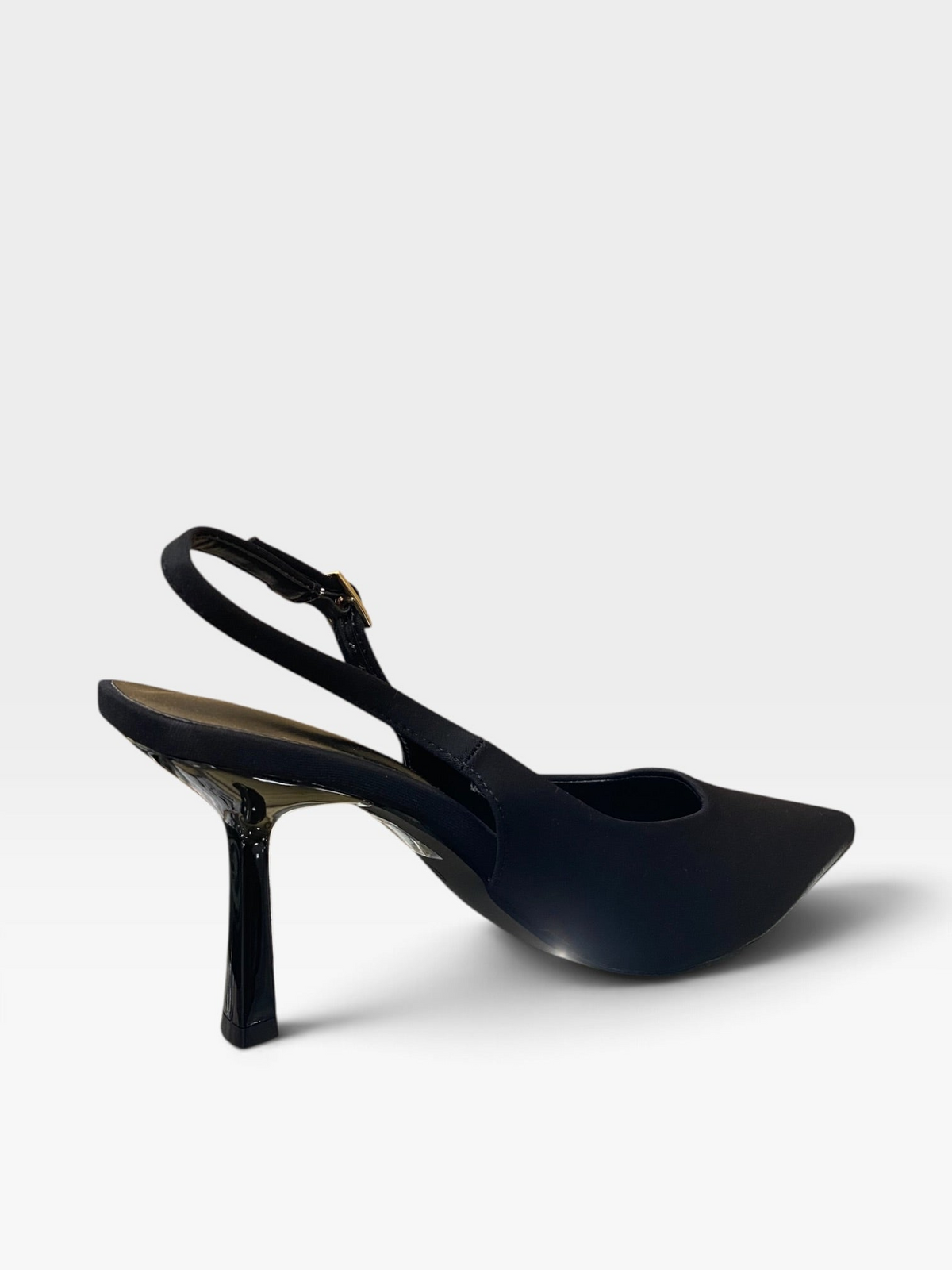 Décolleté Slingback Nera a Punta con Tacco