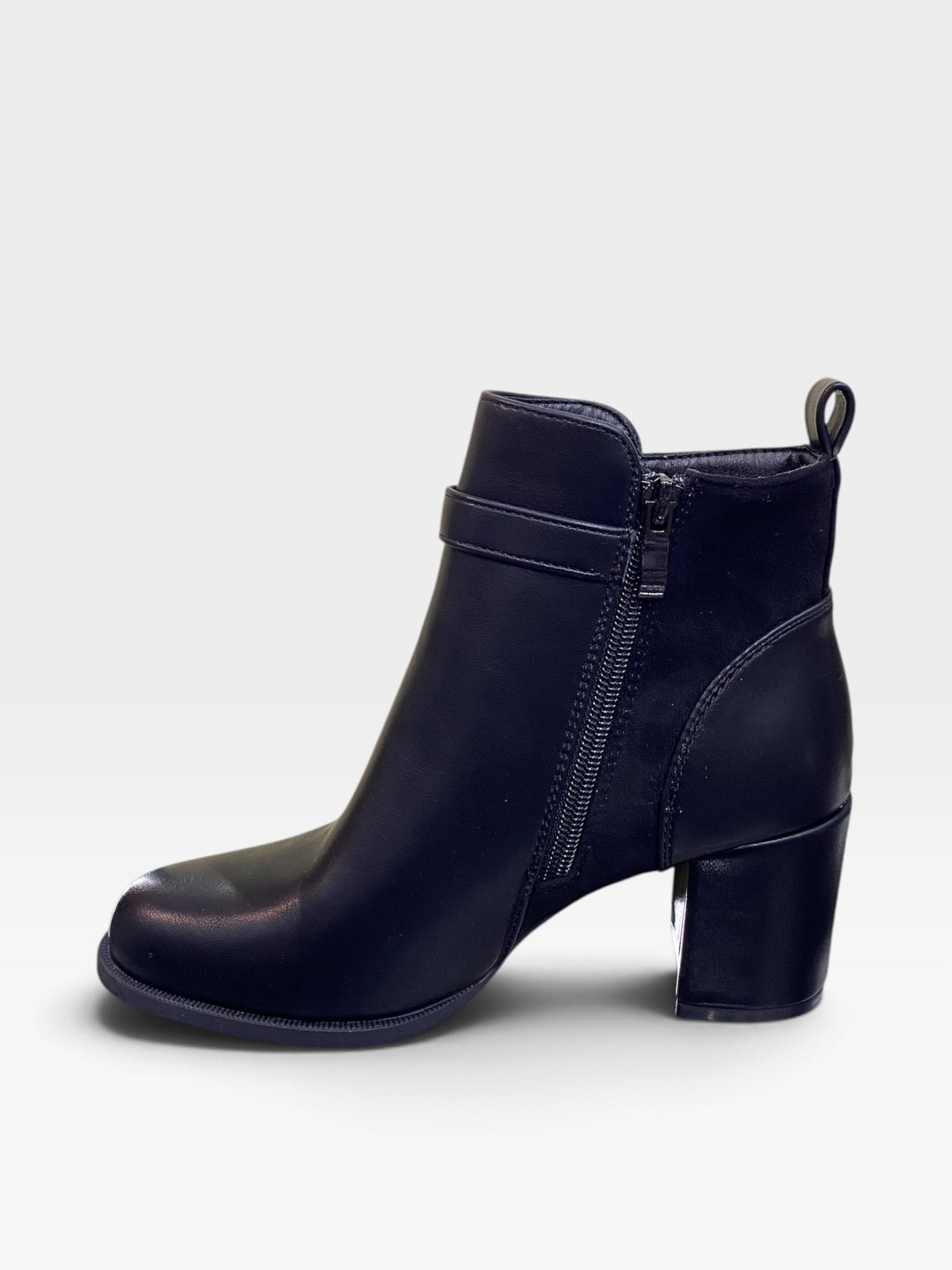 Stivaletto Elegante con Dettaglio Gioiello e Zip Nero Donna